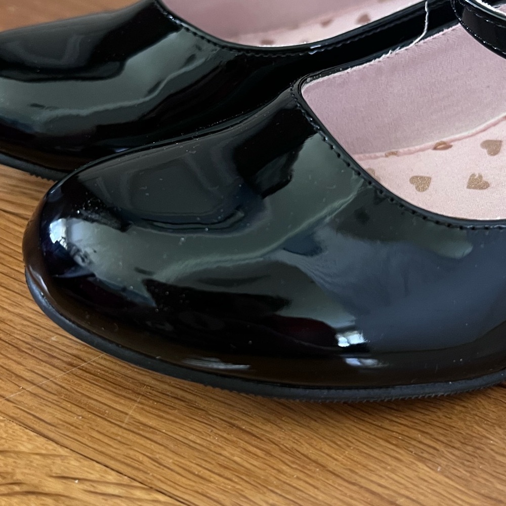Black Patent Girls Dress shoes Sonoma Lizzyy- Like new! - Picture 5 of 7